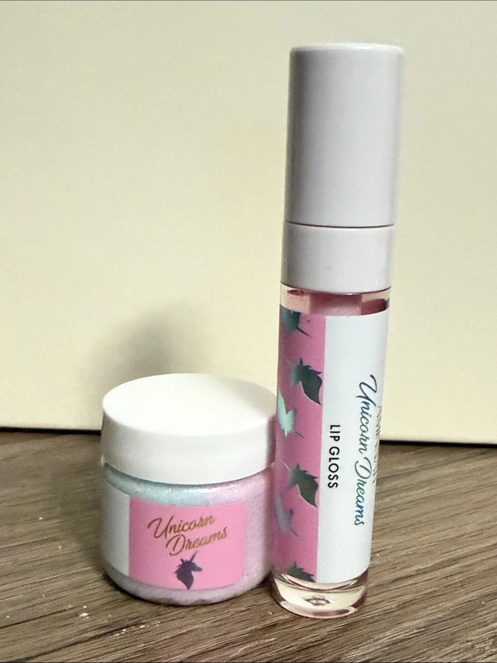 AMINNAH Unicorn Dreams Lip Gloss & Lip Scrub Duo - (2 Pieces)